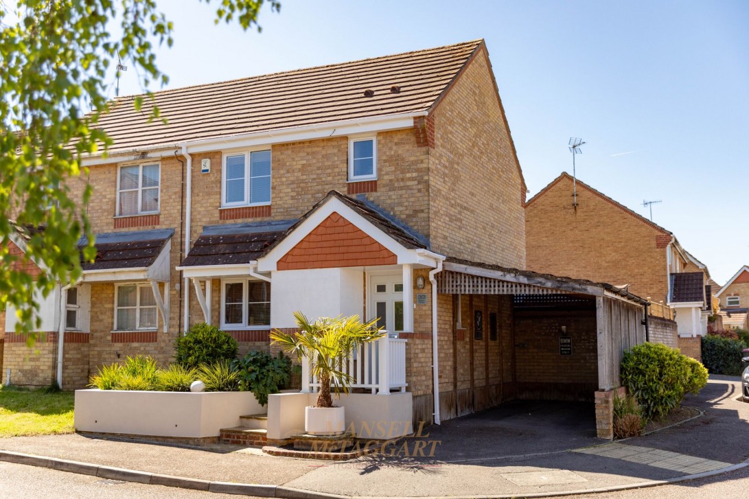 Photo of 33 Boleyn Close, Crawley