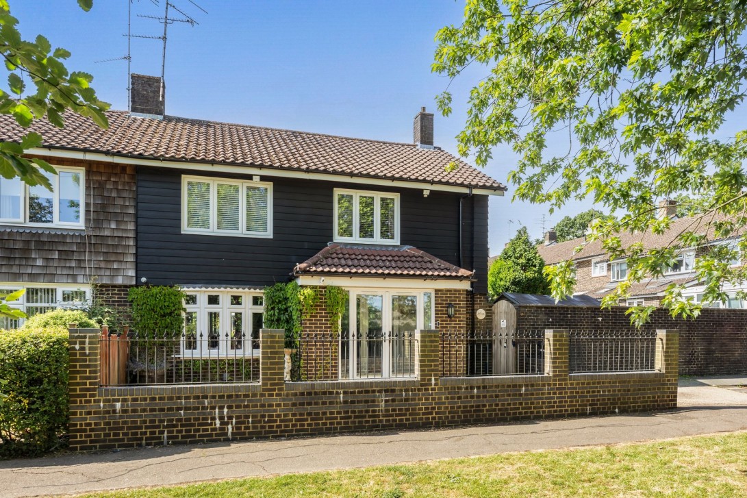 Photo of 9 Smith Close, Crawley