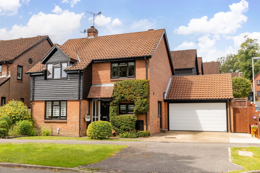 Photo of 51 Stuart Way, East Grinstead