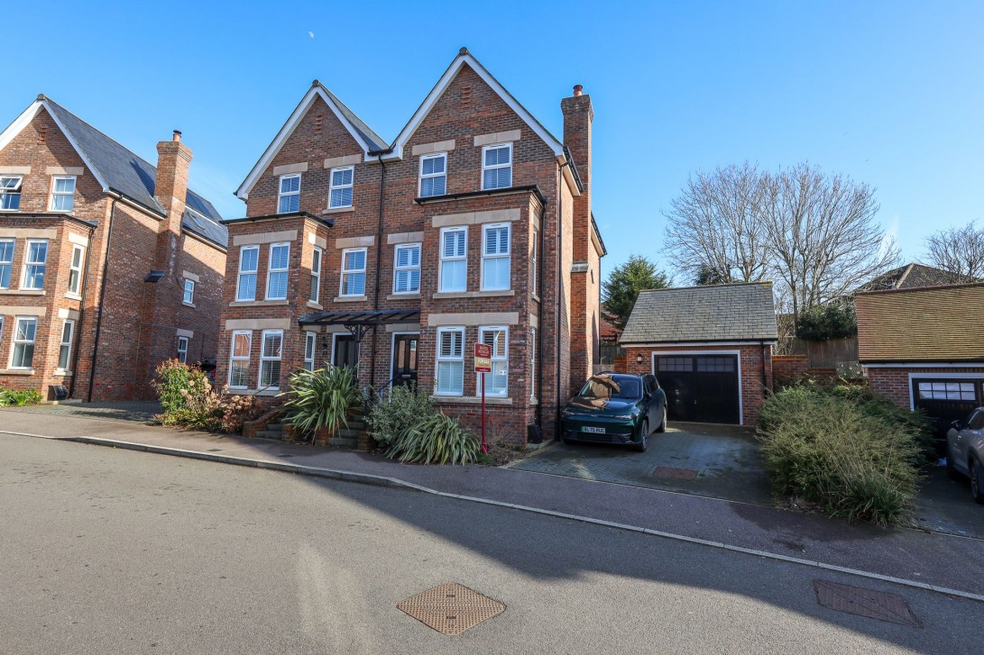 Photo of 24 Bonnet Lane, Burgess Hill