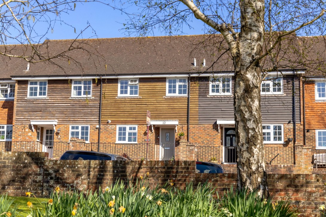 Photo of 10 St. Marys Close, Billingshurst