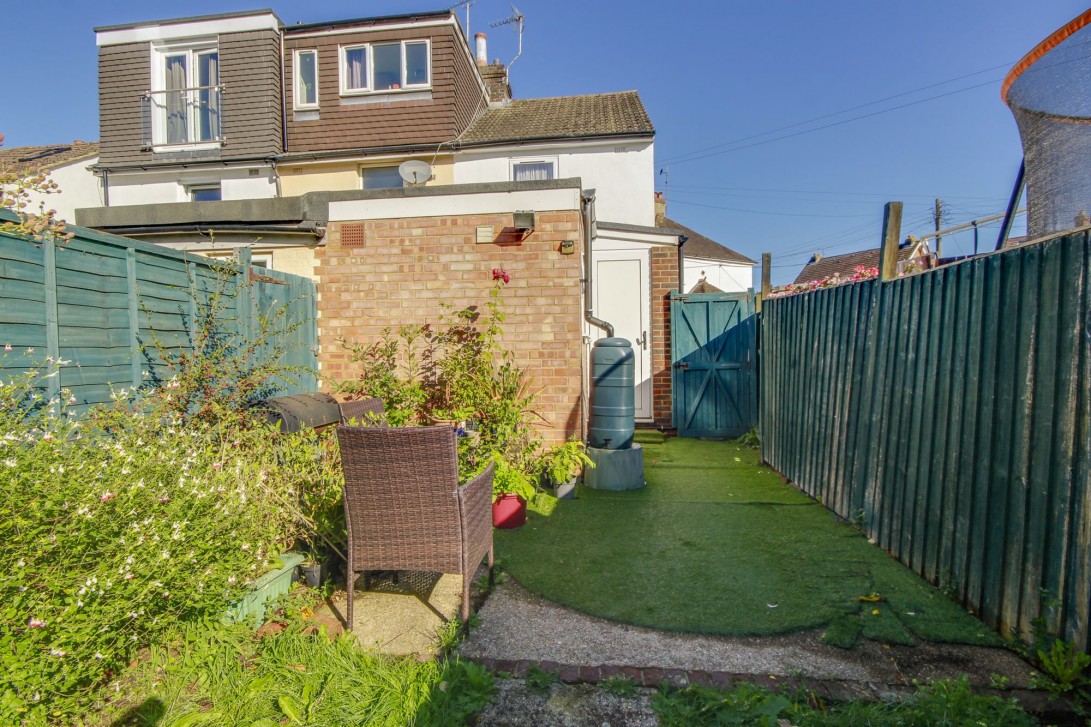 Photo of 1 Petlands Gardens, Haywards Heath