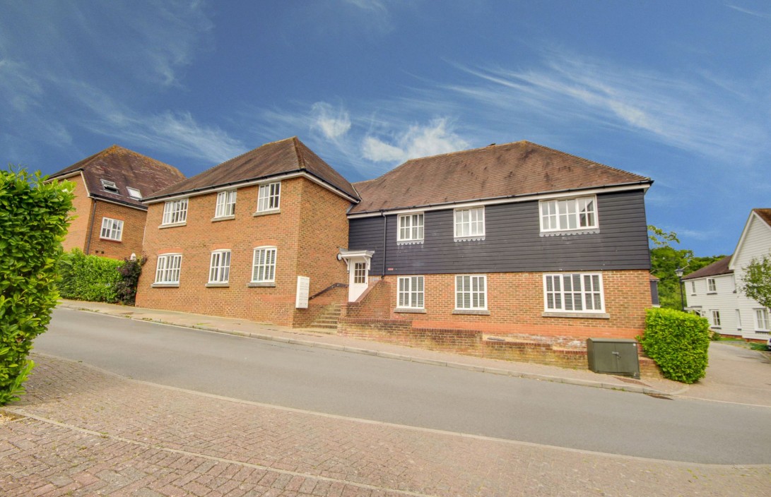 Photo of 5 Weavers Mead, Haywards Heath