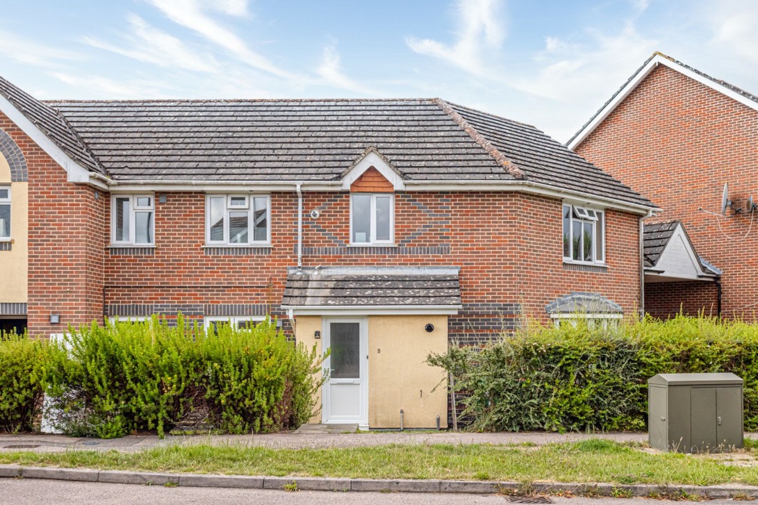 Photo of 5 Walker Road, Crawley