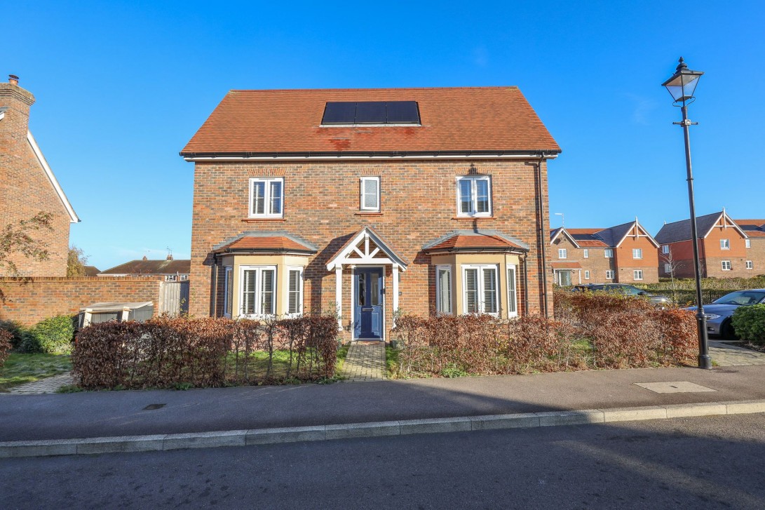 Photo of 54 Bonnet Lane, Burgess Hill