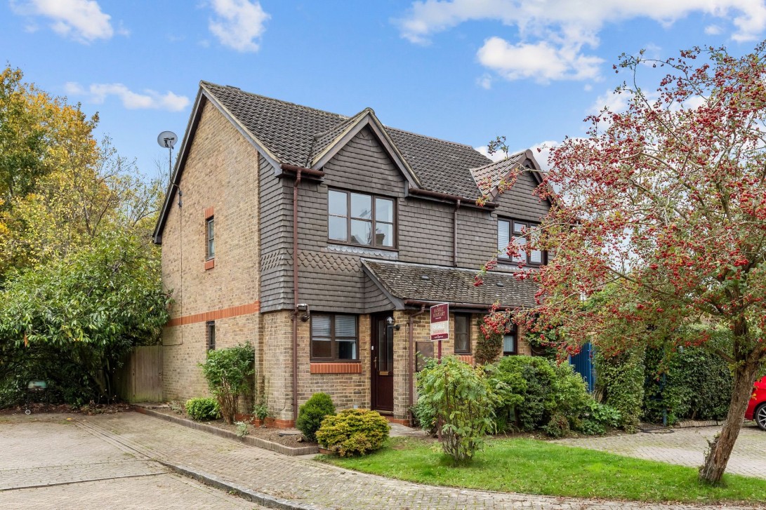 Photo of 35 Burns Close, Horsham