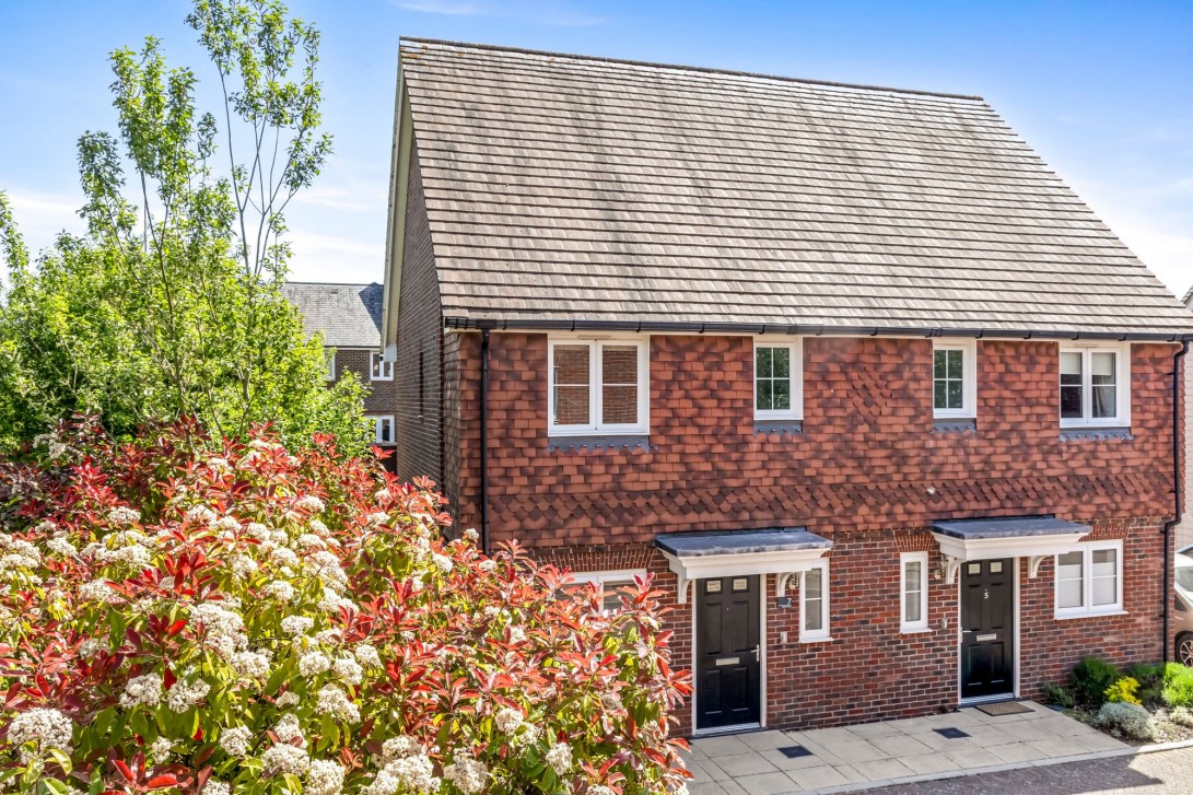 Photo of 7 Myrtle Close, Billingshurst