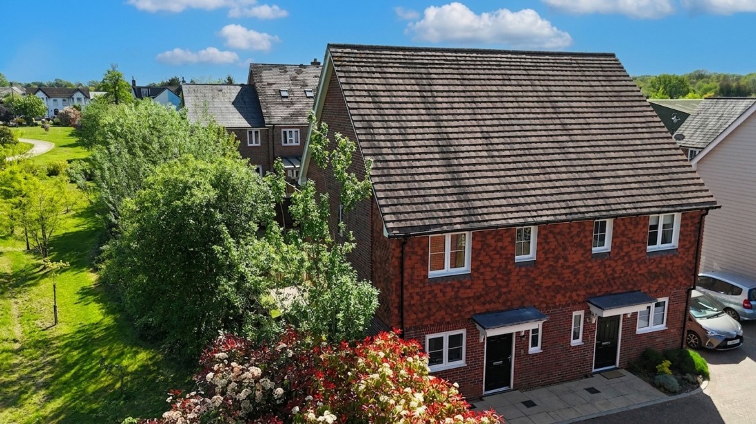 Photo of 7 Myrtle Close, Billingshurst