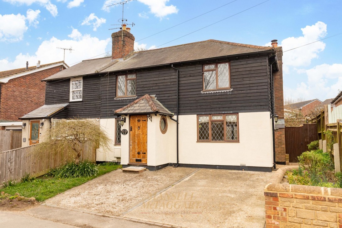 Photo of 9 West Street, Lingfield
