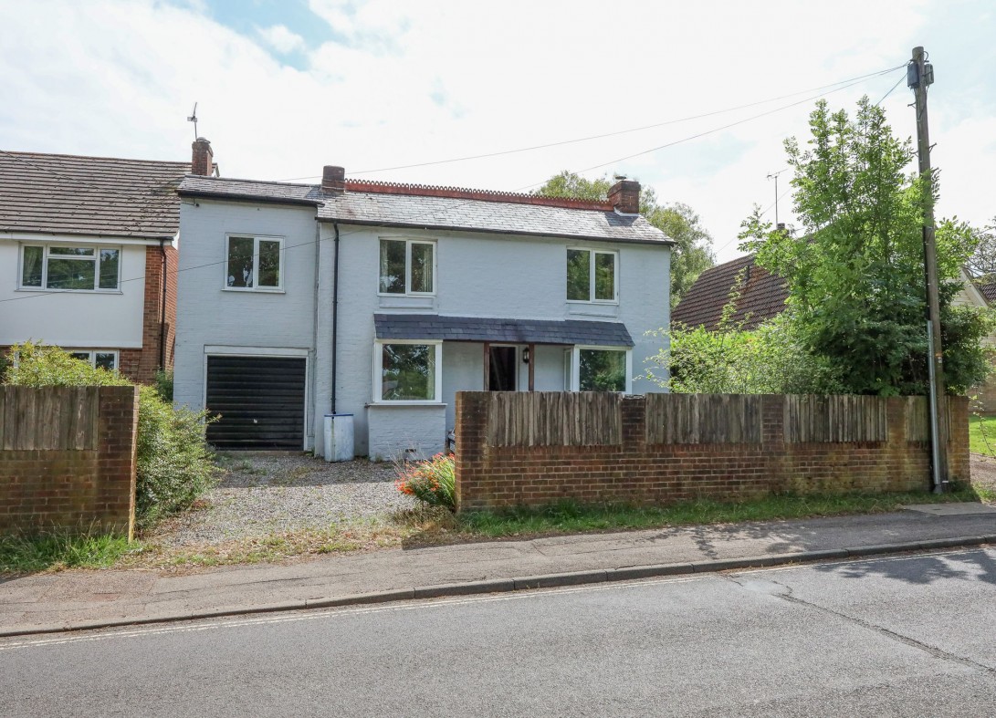 Photo of 7 Manor Road, Burgess Hill