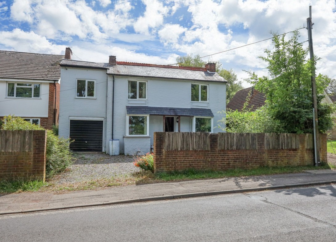 Photo of 7 Manor Road, Burgess Hill