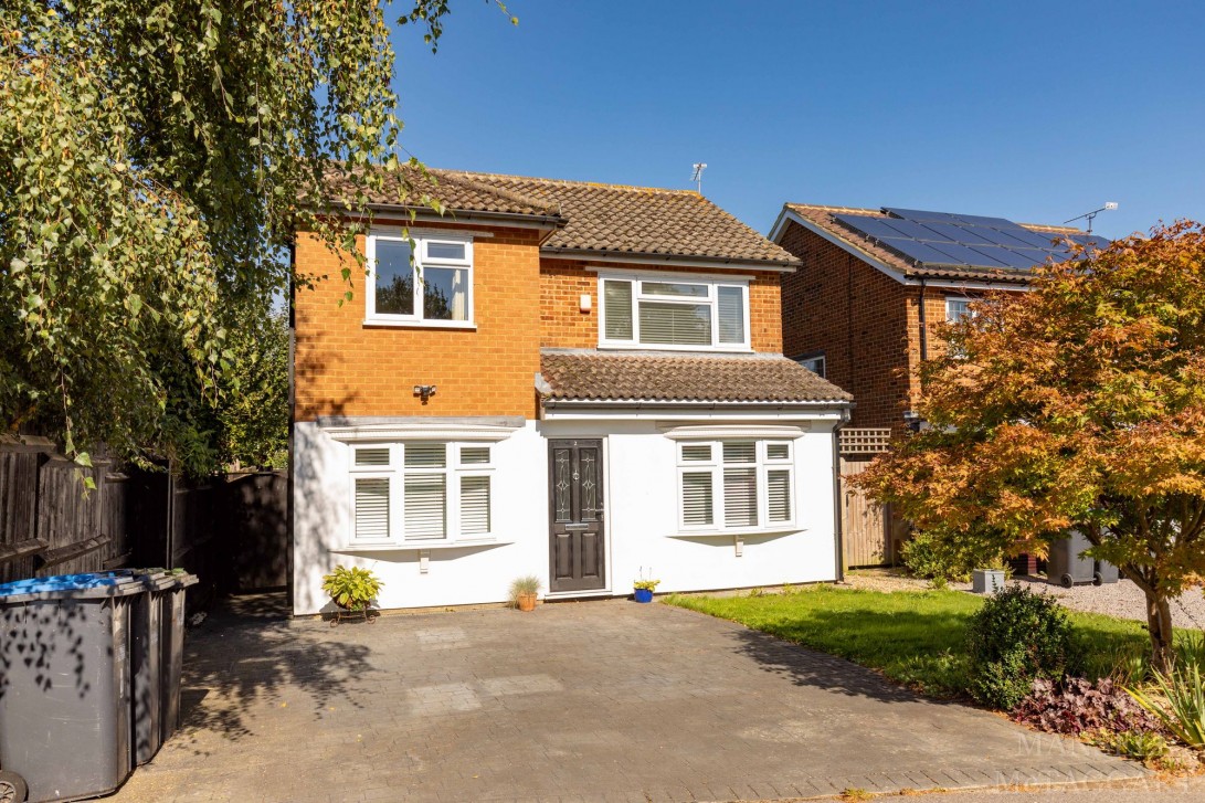 Photo of 2 Bramble Close, Crawley