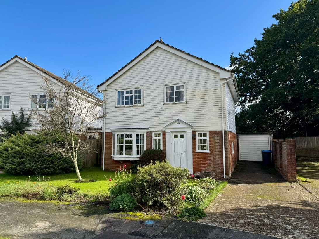 Photo of 10 Woodhall Close, Haywards Heath