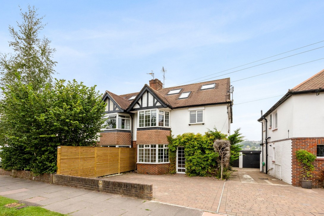 Photo of 18 Highview Avenue South, Brighton