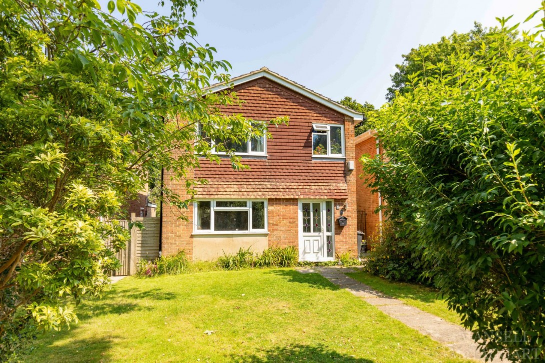 Photo of 90 Freshfield Bank, Forest Row
