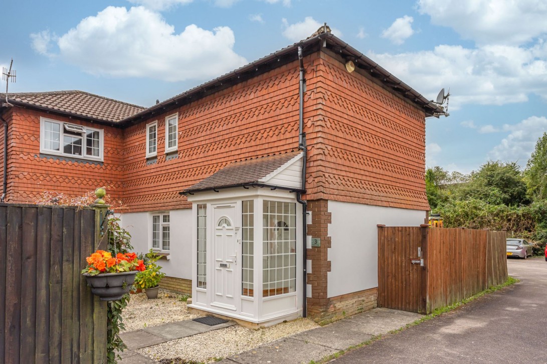 Photo of 3 Stanier Close, Crawley