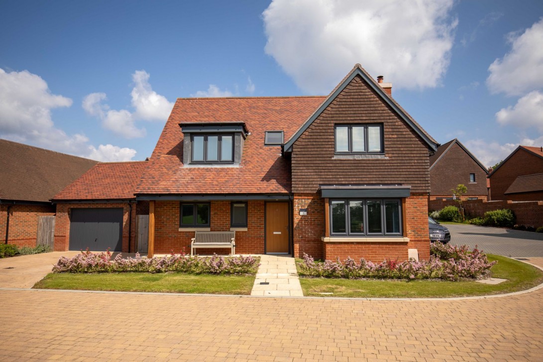 Photo of 4 Saillard Gardens, Crawley