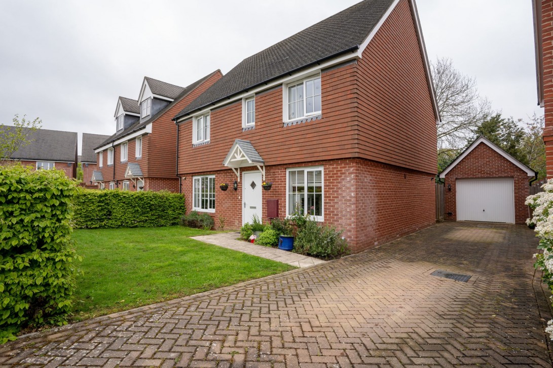 Photo of 12 Langwood Drive, Horley