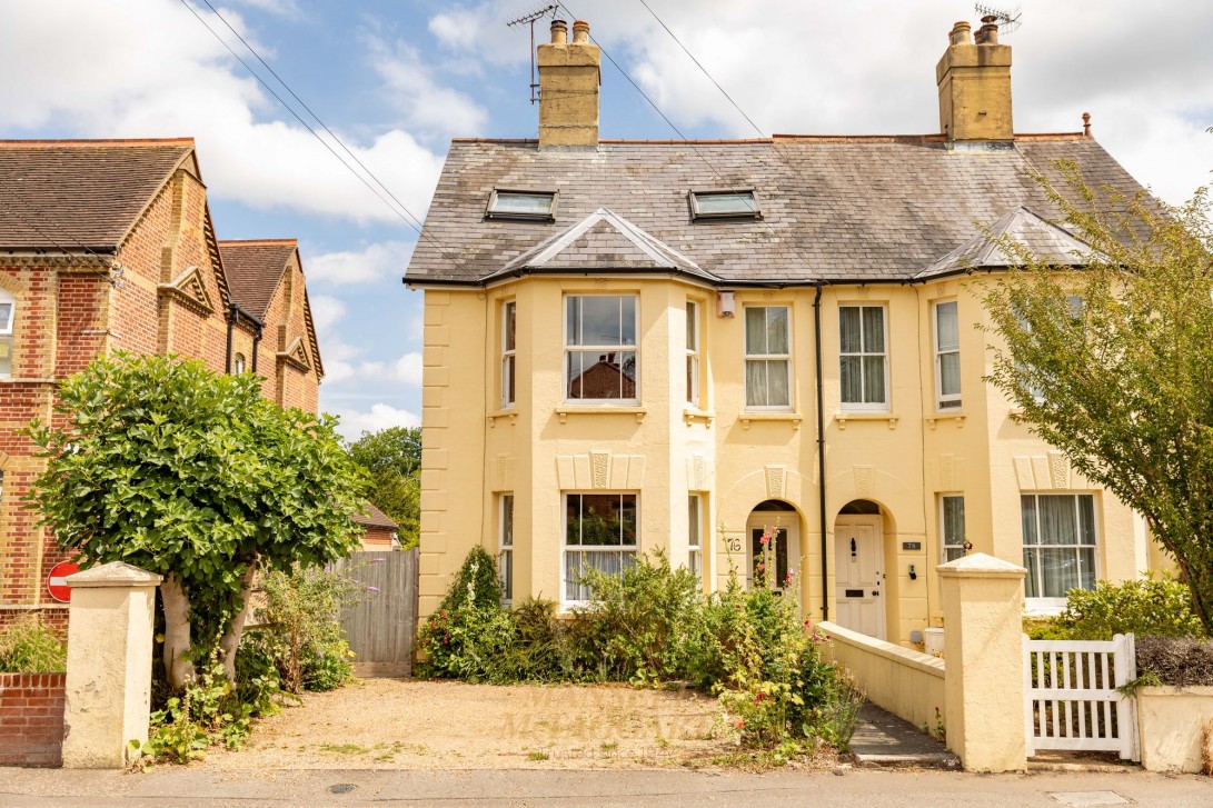 Photo of 76 Moat Road, East Grinstead