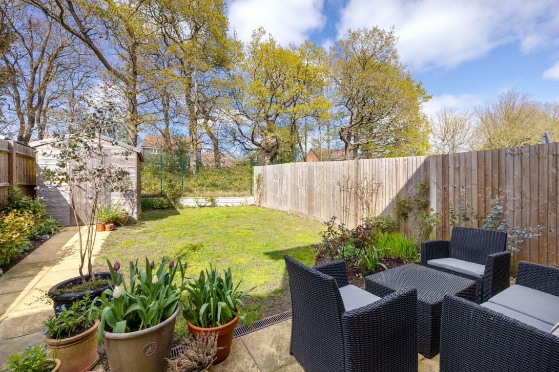 Photo of 25 Dadswell Drive, Billingshurst
