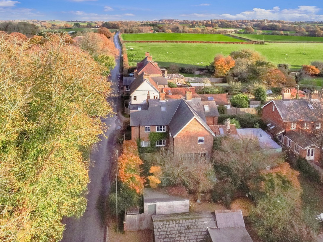 Photo of 12 Palehouse Common, Uckfield