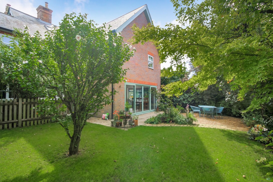 Photo of 12 Palehouse Common, Uckfield