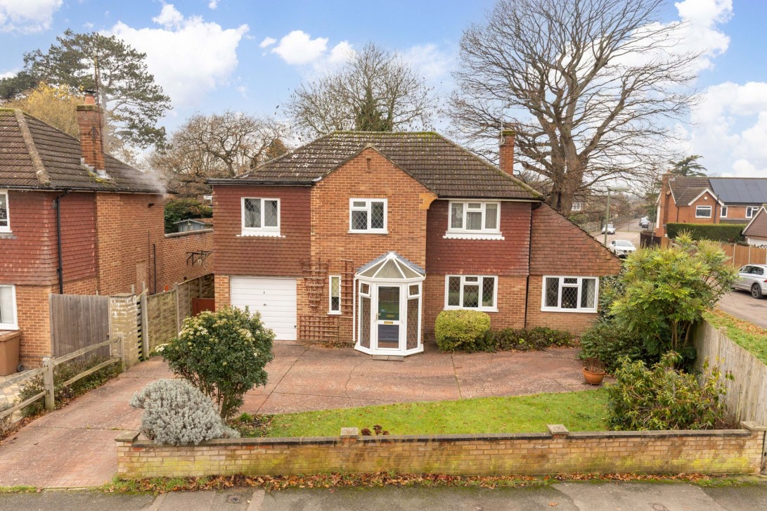 Photo of 3 Bolters Road, Horley