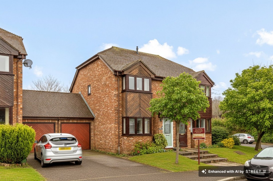 Photo of 4 Saxon Close, Billingshurst