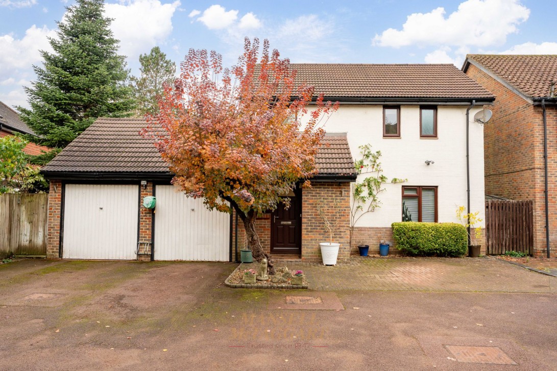 Photo of 8 Carlton Tye, Horley