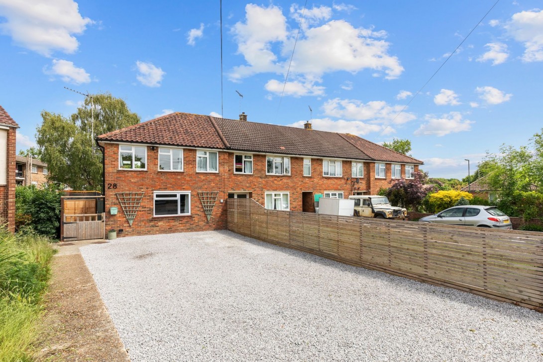 Photo of 28 Manor Road, Horsham