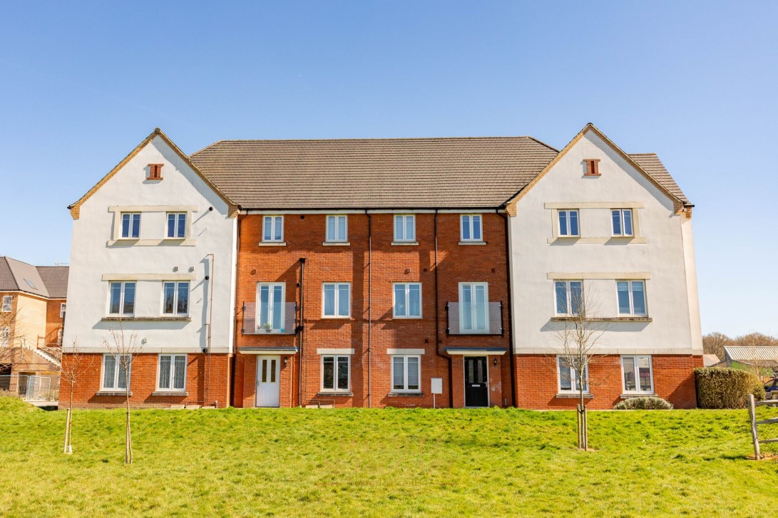 Photo of 8 Woodlands House, Crawley