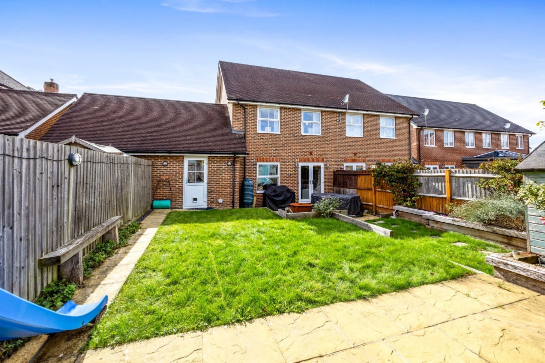 Photo of 6 Blackthorn Avenue, Billingshurst