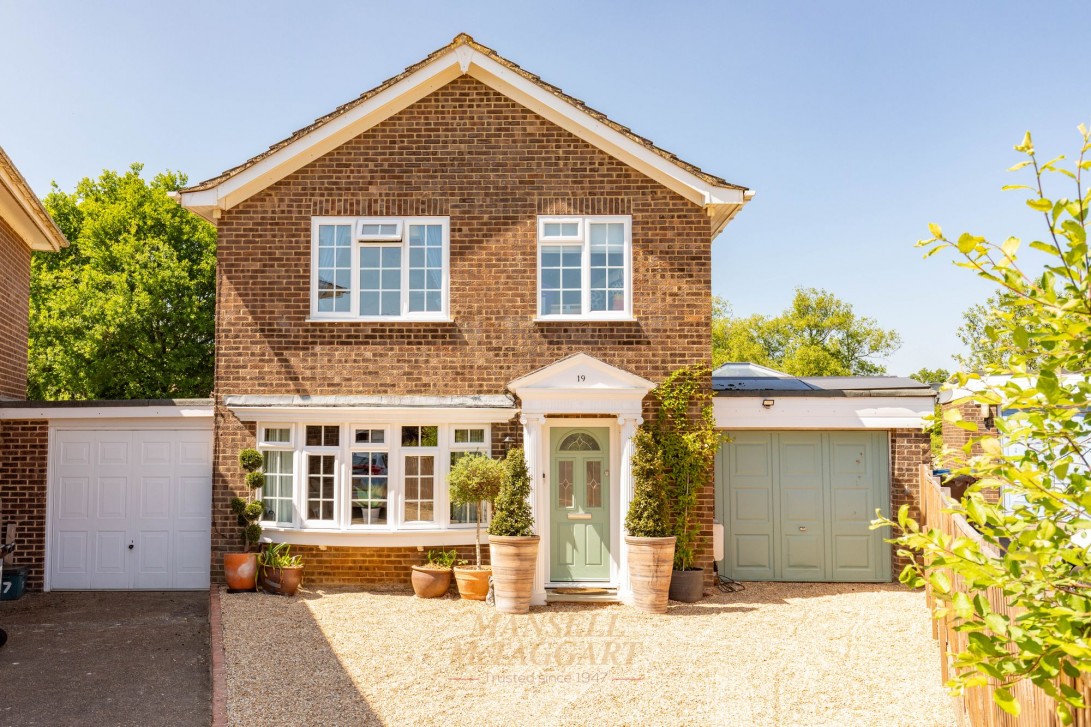 Photo of 19 Rushfords, Lingfield