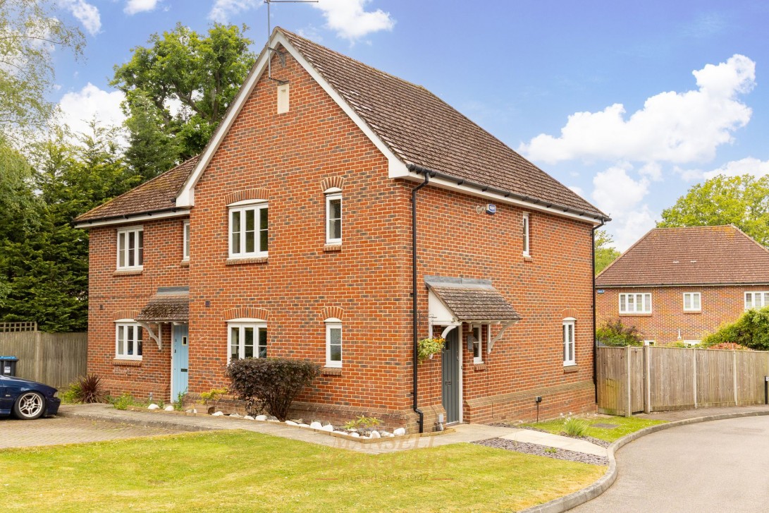 Photo of 8 Springfield Gardens, East Grinstead