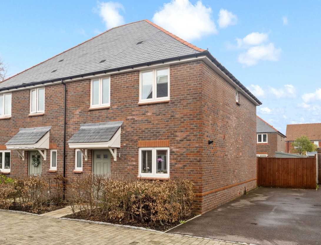 Photo of 7 Chestnut Drive, Pulborough