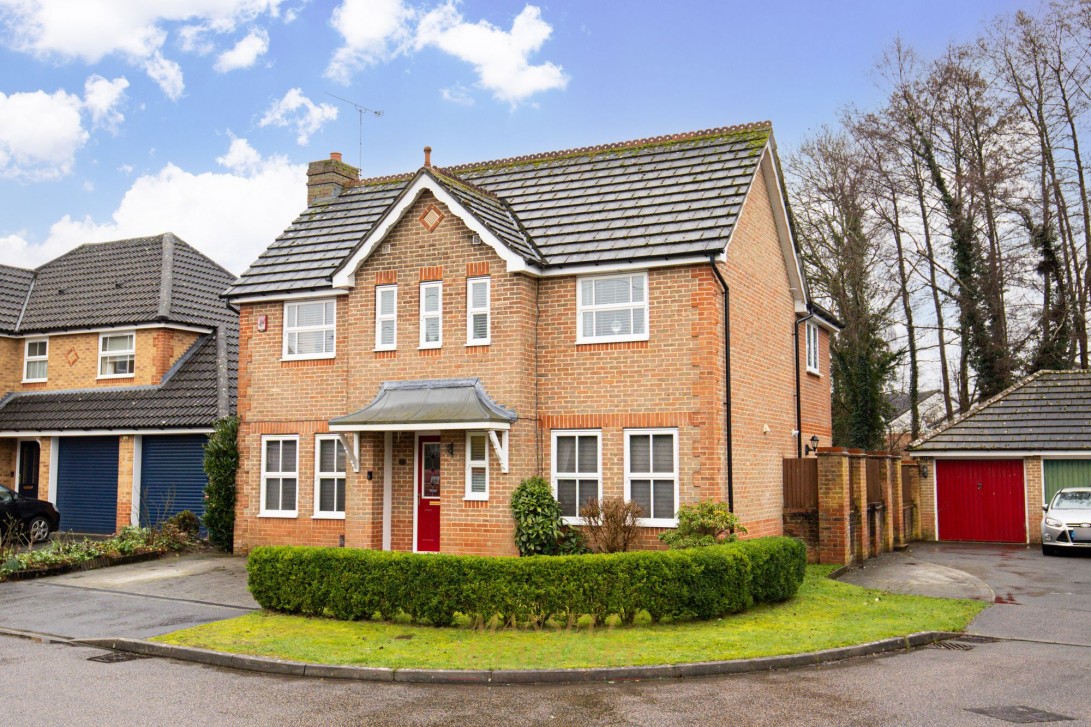 Photo of 27 Henley Close, Crawley