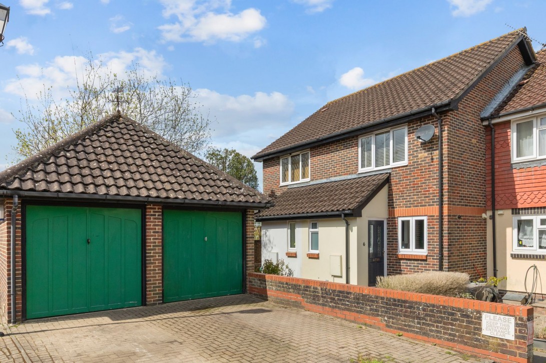 Photo of 6 Shottermill, Horsham