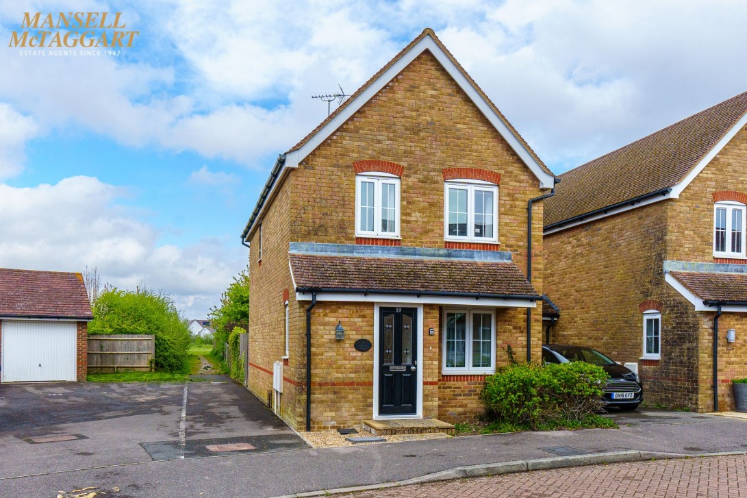Photo of 19 Chestnut Drive, Hassocks