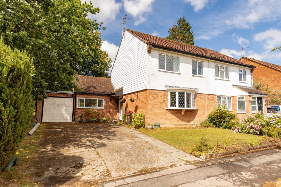 Photo of 123 Heathfield, Crawley