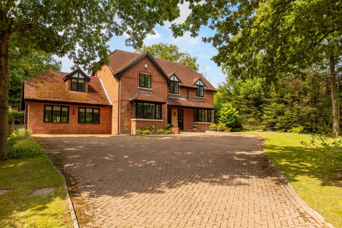 Photo of Taroona Herons Lea, Crawley