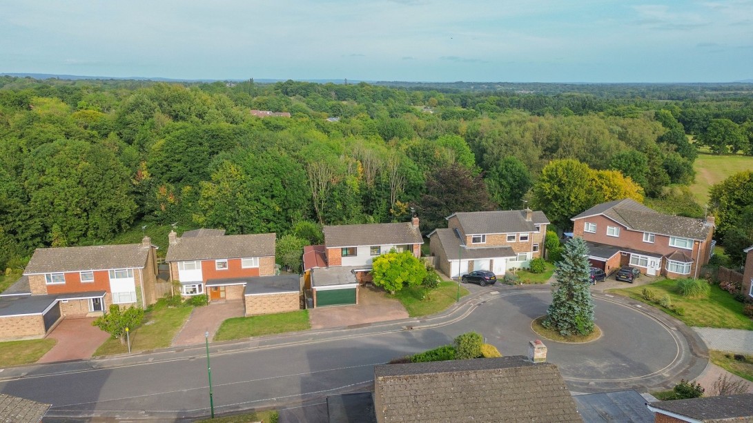 Photo of 11 Greenhill Park, Haywards Heath