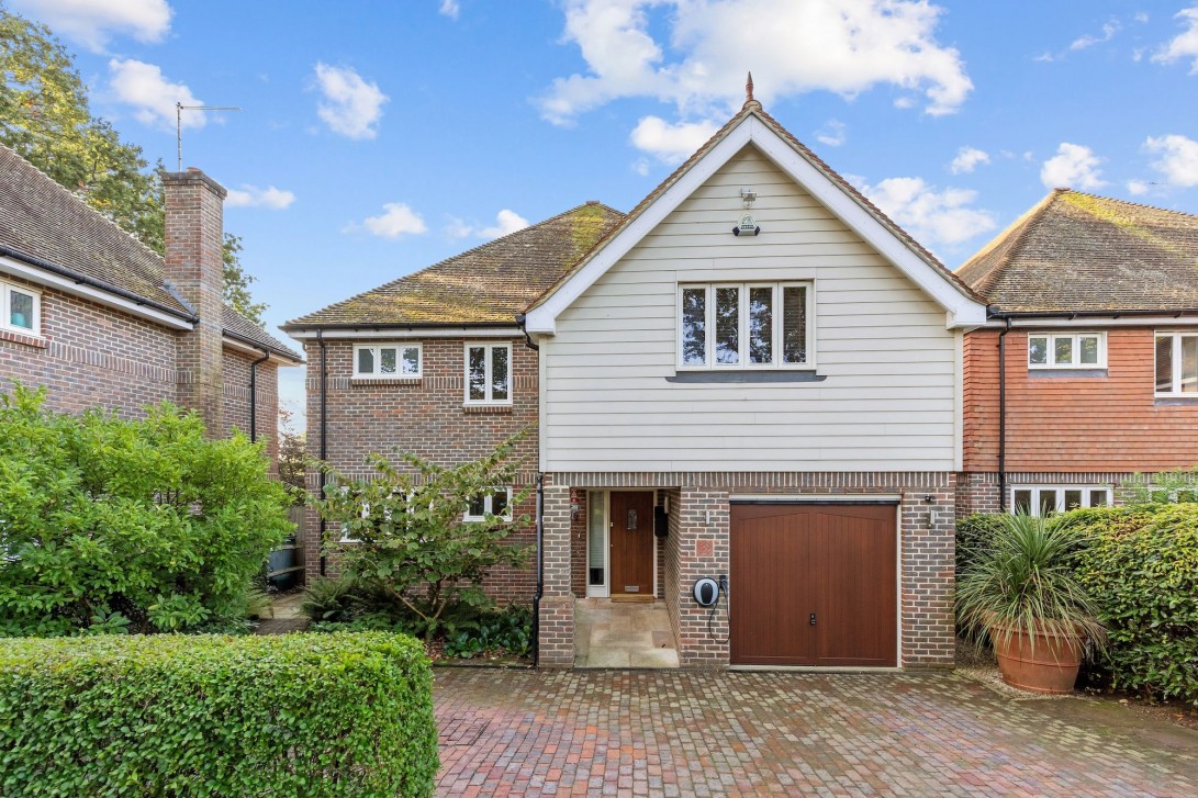 Photo of 4 South Leas, Horsham