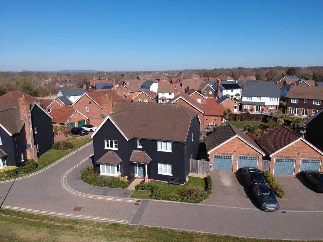 Photo of 41 Longhurst Drive, Billingshurst