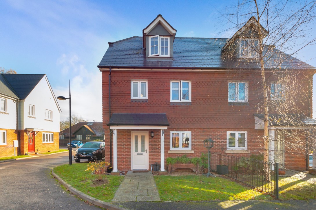 Photo of 11 Oakwood Close, Uckfield