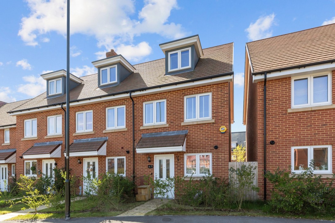 Photo of 9 Harrys Way, Horsham