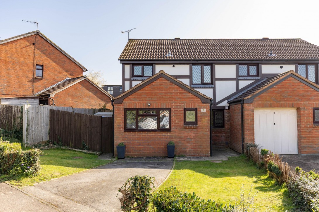 Photo of 10 Redgrave Drive, Crawley