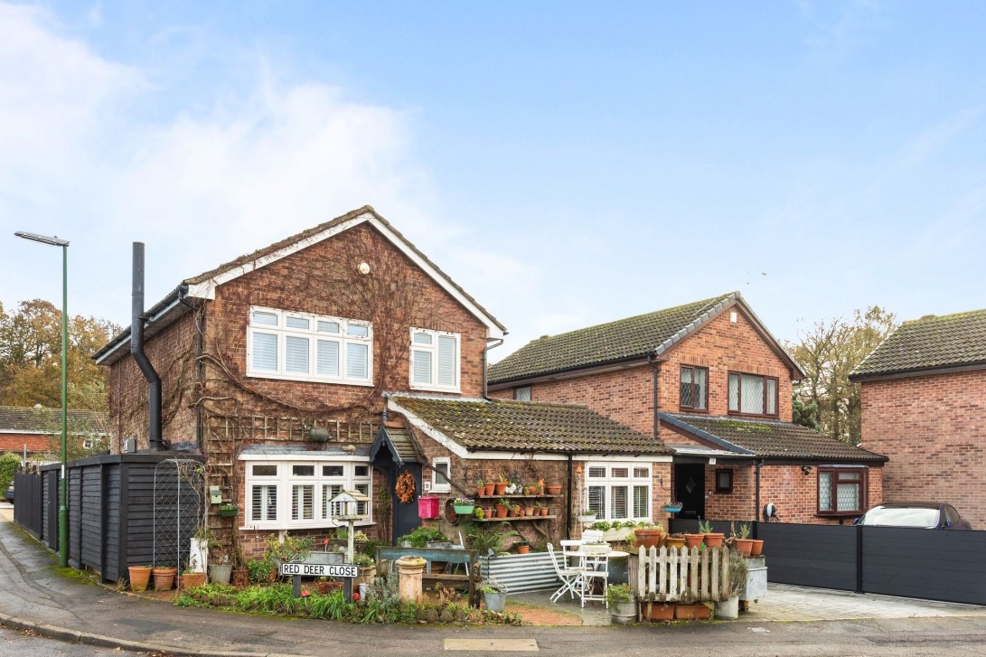 Photo of 15 Red Deer Close, Horsham