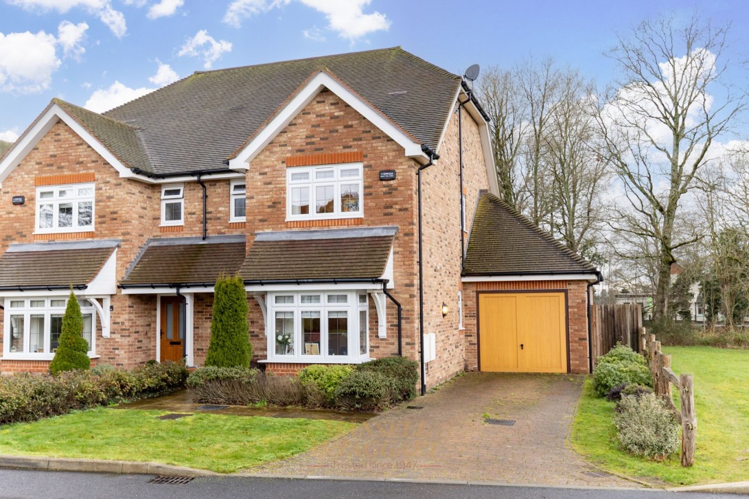 Photo of 11 Oaklands Drive, Crawley