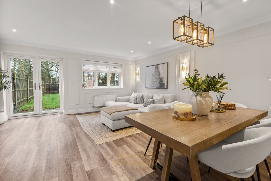 Photo of 11 Oaklands Drive, Crawley