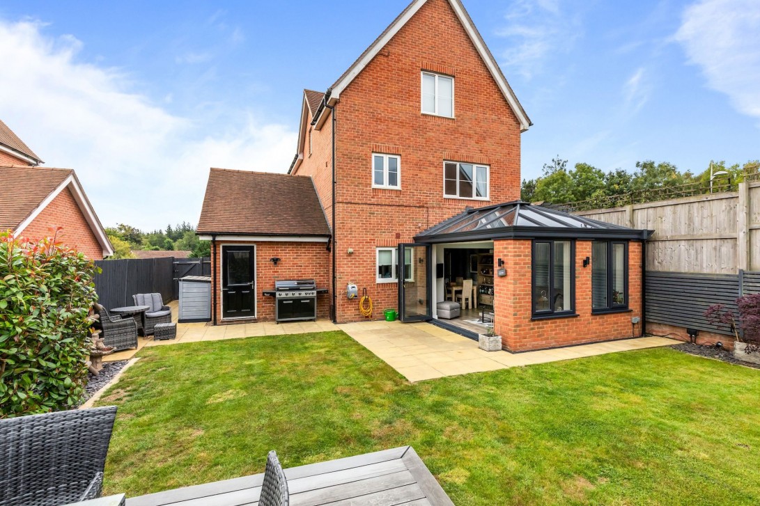 Photo of 33 Arun Valley Way, Horsham